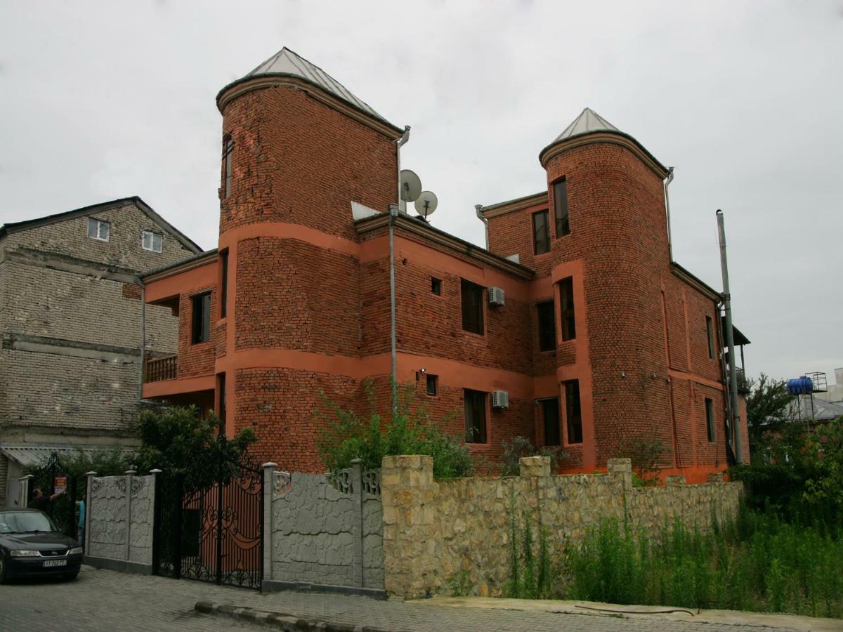 Two Towers Guest House Kutaisi Eksteriør bilde